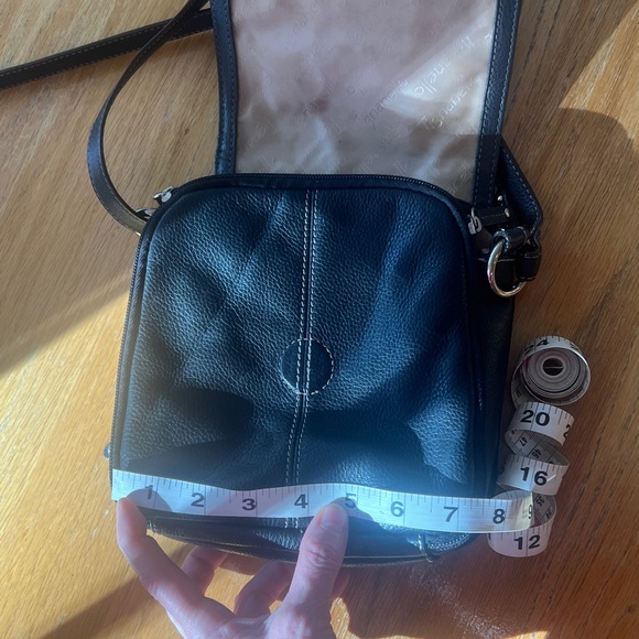 Tignanello cross body purse black leather - Picture 16 of 16